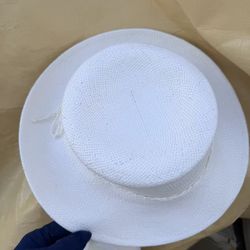 Wholesale and retail of summer hats overstock