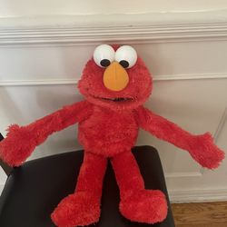 Elmo Big Hugs Me Sesame Street 22 Inches Singing Talking Plush Toy Hasbroy