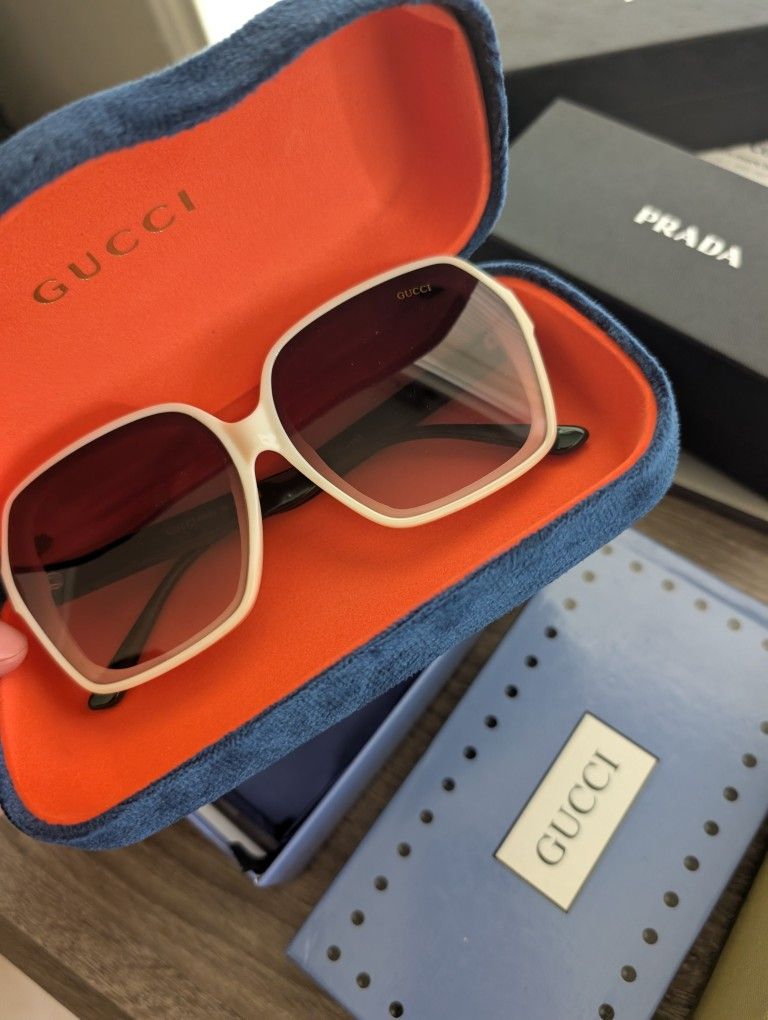 Gucci Shades For Women/ New / No Lowball
