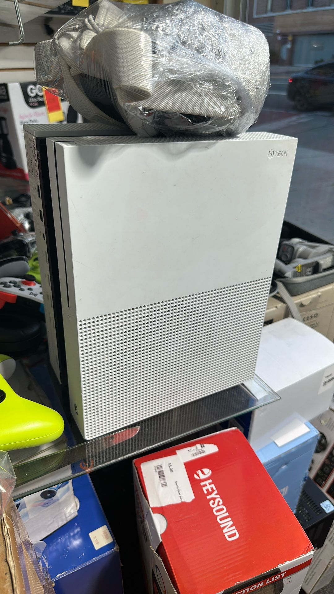 Xbox One S Excellent Condition