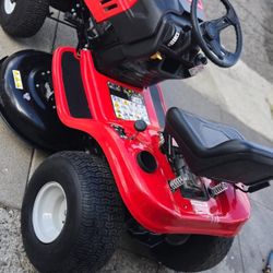 Trout Buil Tractor Para Cortar Grama 