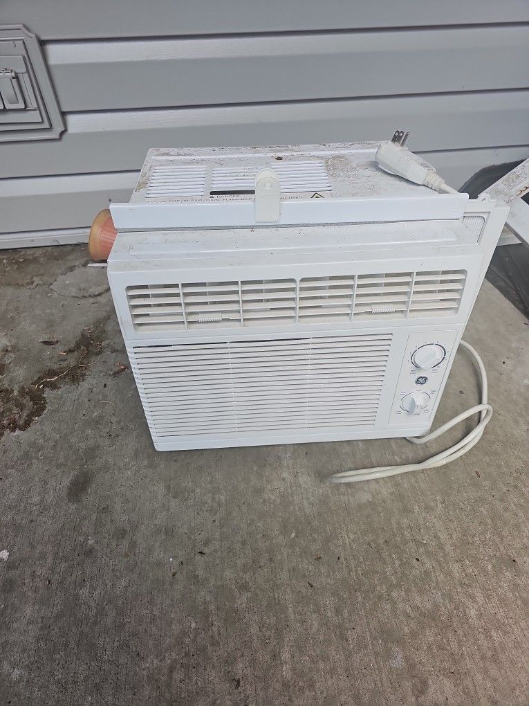 GE AIR CONDITIONER