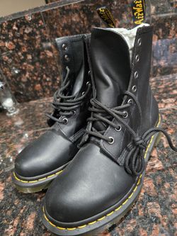 Dr. Martens 1460 W women's Boots Size 8