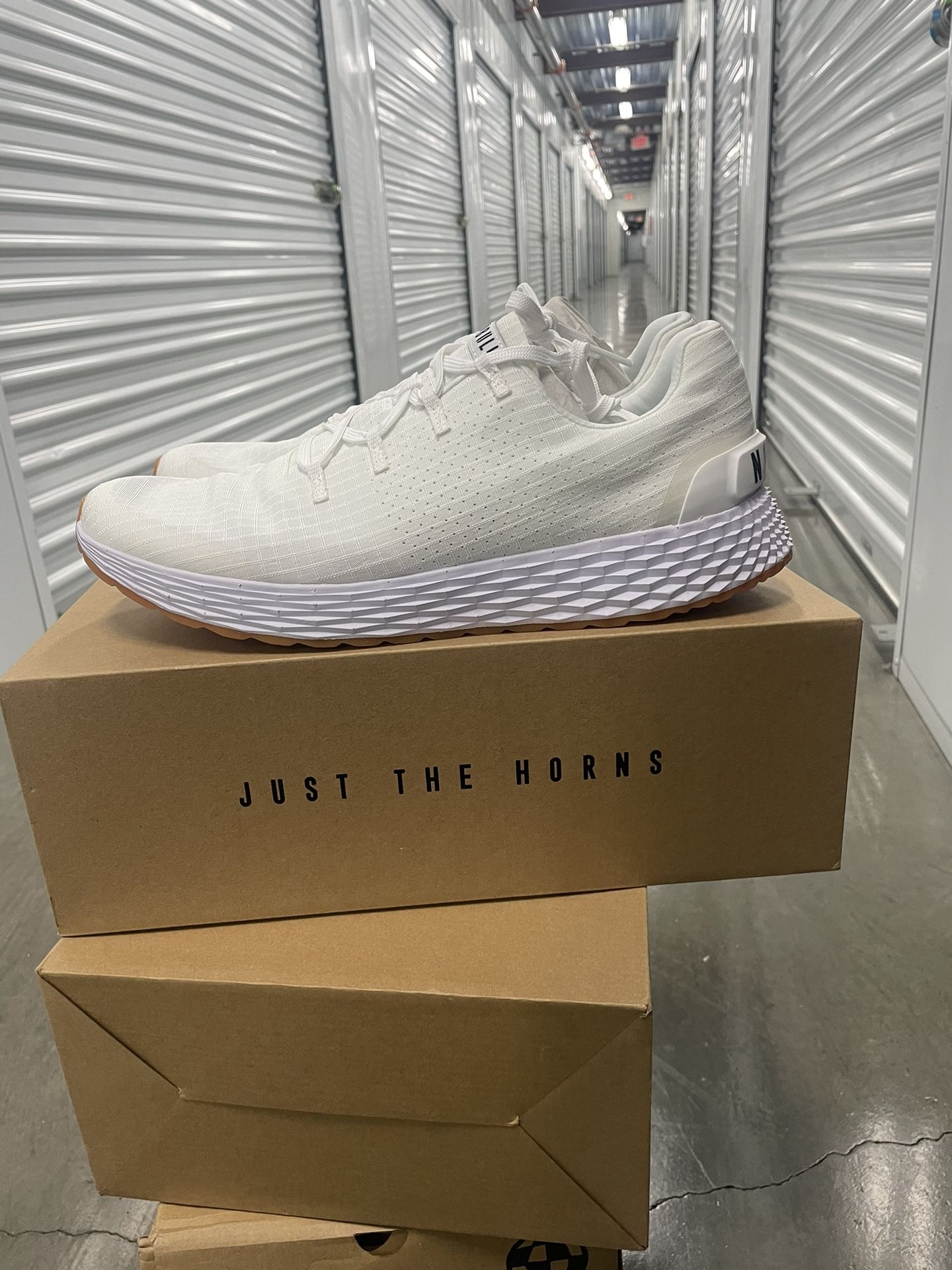 No Bull Running Shoes Size White/Gum