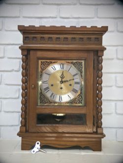 Vintage Franz Hermle Oak Mantel Clock (Westminster Chime) – Works Great!