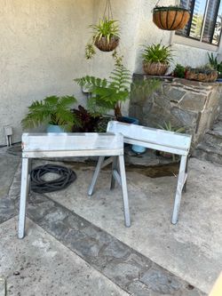 Sawhorses that Collapse