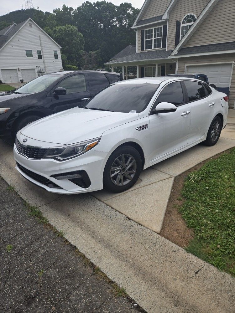 2019 KIA Optima