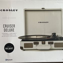 Crosley Suitcase Record Player. 