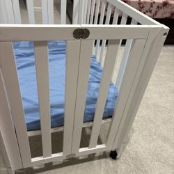 Baby crib - Never Used