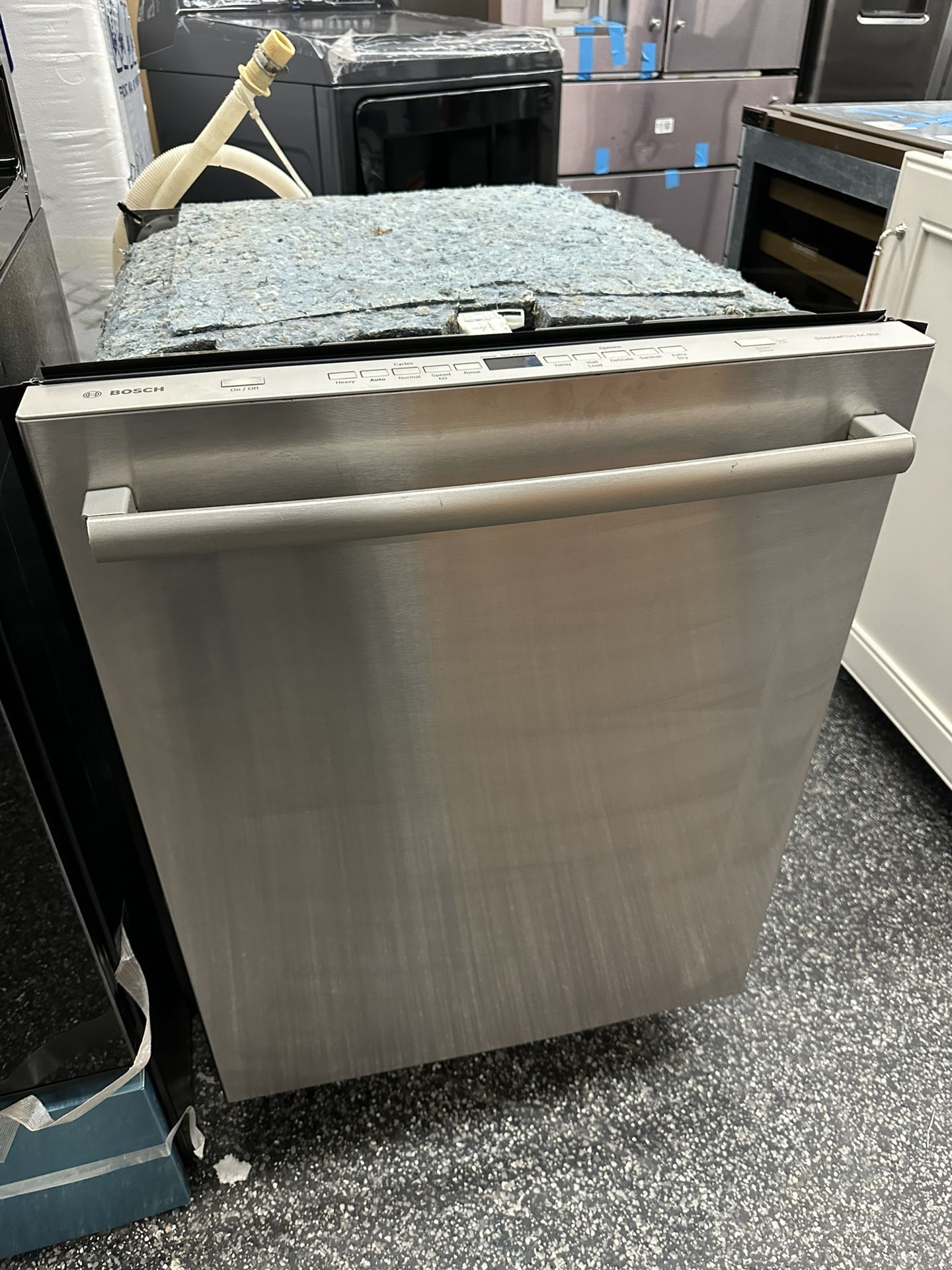 Bosch 500 Series Stainless Steel 24” Wide Dishwasher - 3rd Rack Used