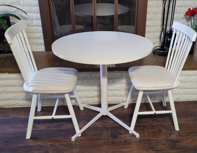 Midcentury Table & Spindle Chairs
