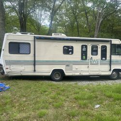 1986 Winnebago Chieftain