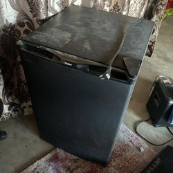 Haier Mini Fridge