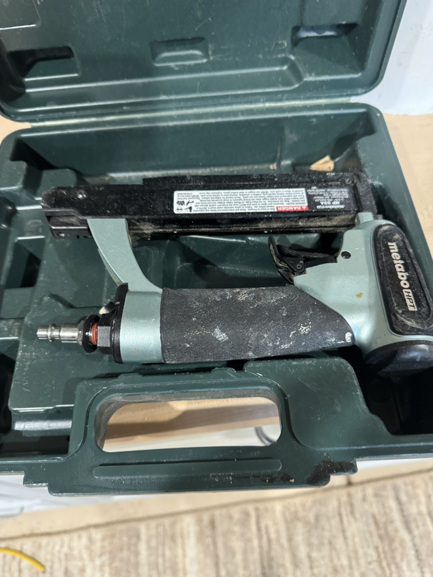 Hitachi Micro Nailer 23 Guage