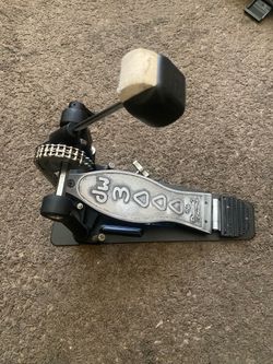 DW 3000 kick pedal