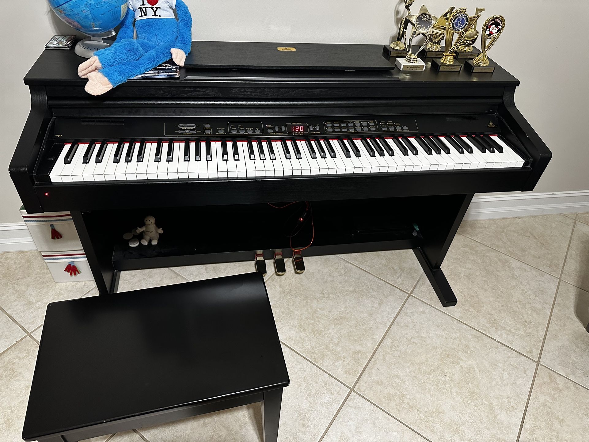 Behringer Concert Keyboard Piano for Sale in Miami, FL OfferUp