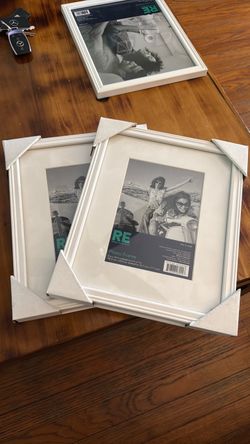 8“ x 10“ photo frames – set of two