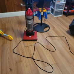 Dirt Devil Endura Compact Rewind