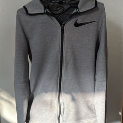 Women’s Nike Zip up Sweater Dri Fit