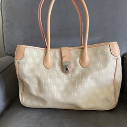 Dooney & Bourke Purse