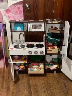 Play kitchen