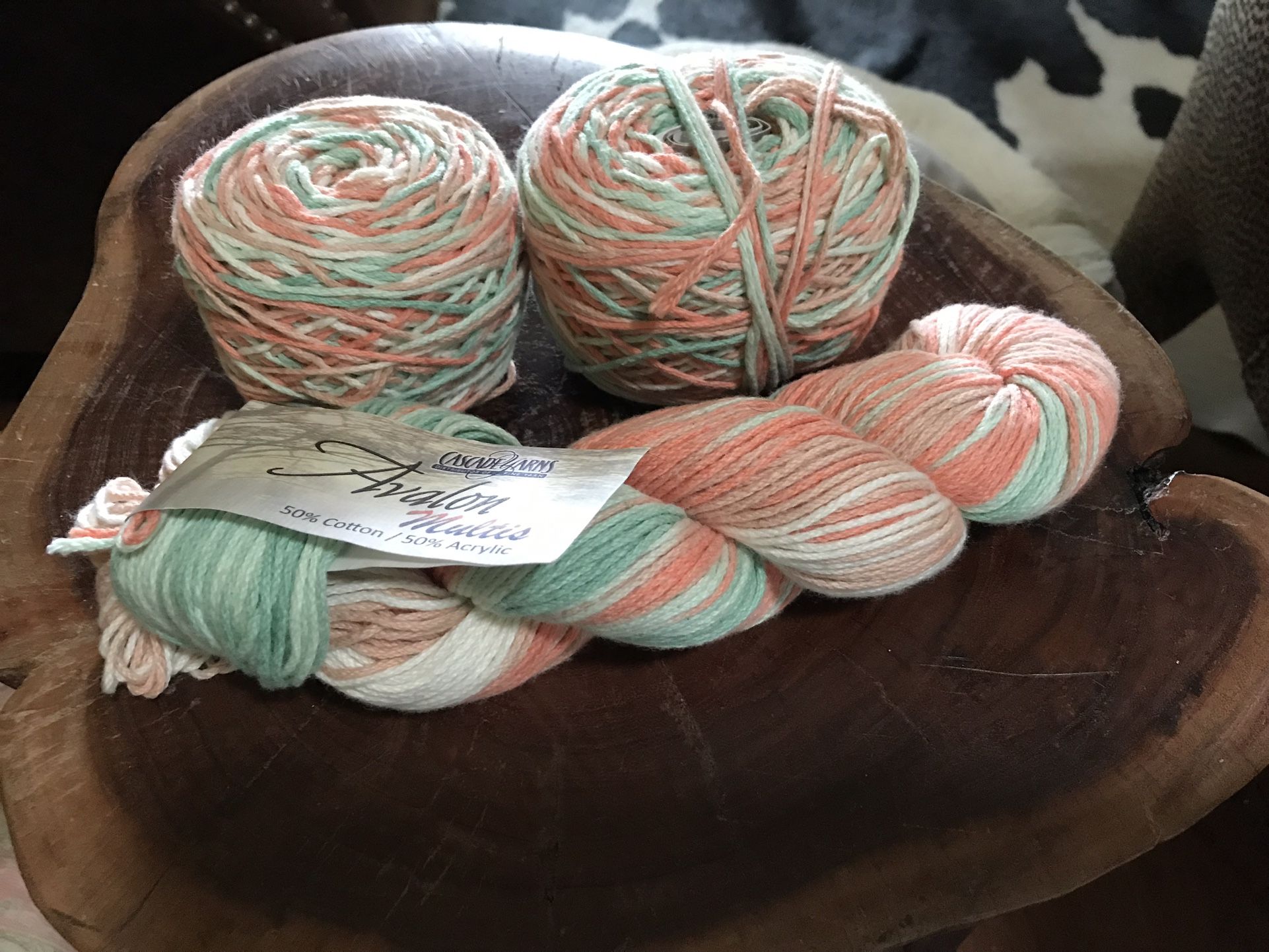 Lot Of Worsted Yarn Indie Dyed Animal Fiber Yarn - Cascade Yarns Avalon (318 Melon) Knitting Yarn