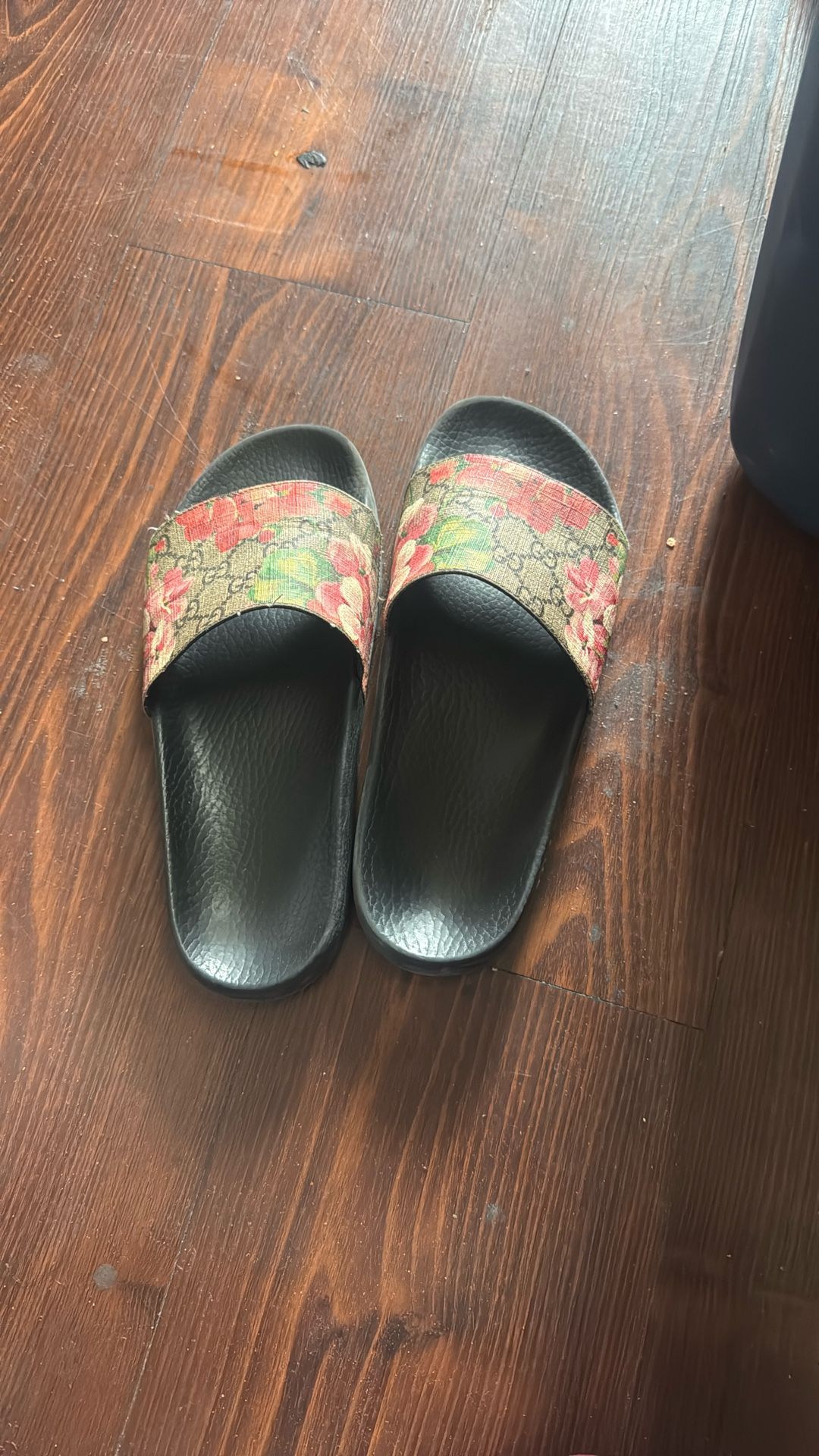 Women Gucci Slides