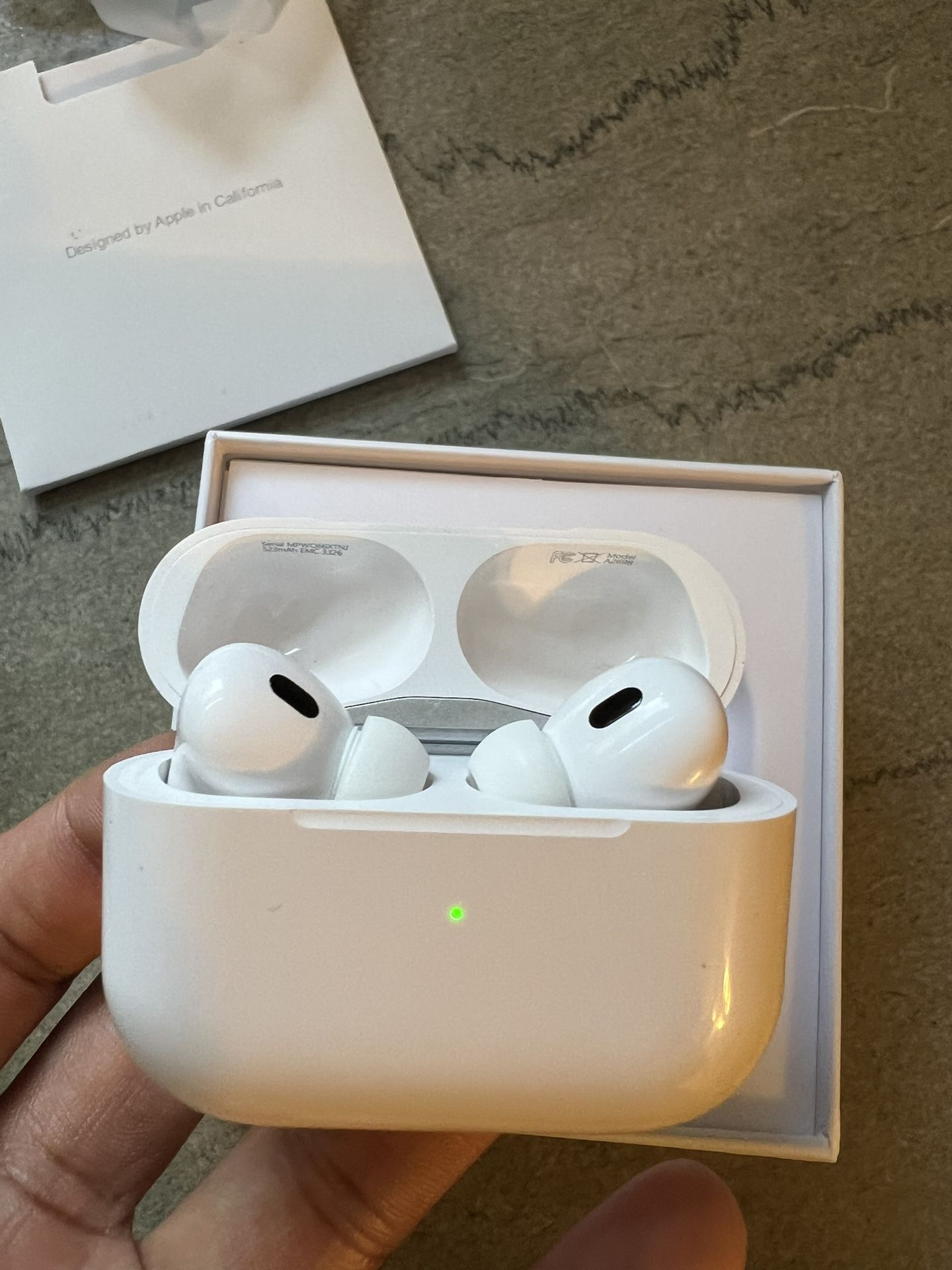airpods pro 2nd generation (active noise cancellation)
