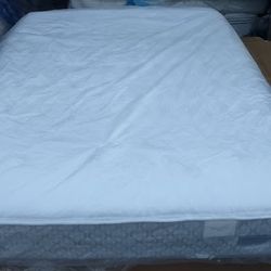 Queen Size Mattress And Box Spring Sealy Posturepedic 