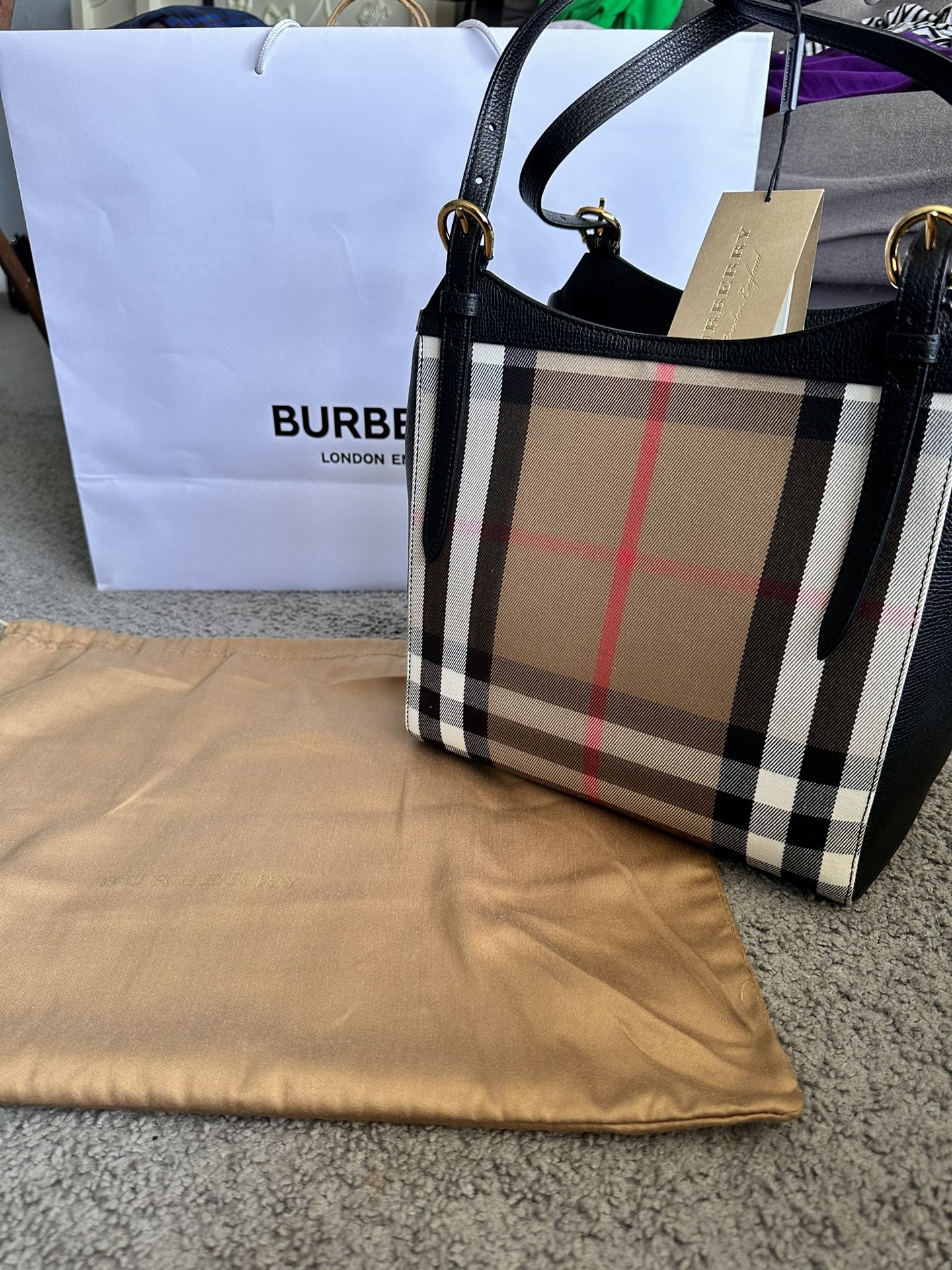 NWT Burberry Canterbury Black