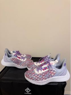 Size 11 - Under Armour Curry 9 For The W 2022