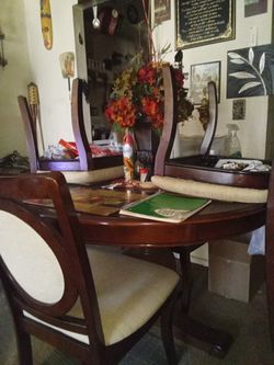 Brand New Diner Set With All 4 Chairs.....