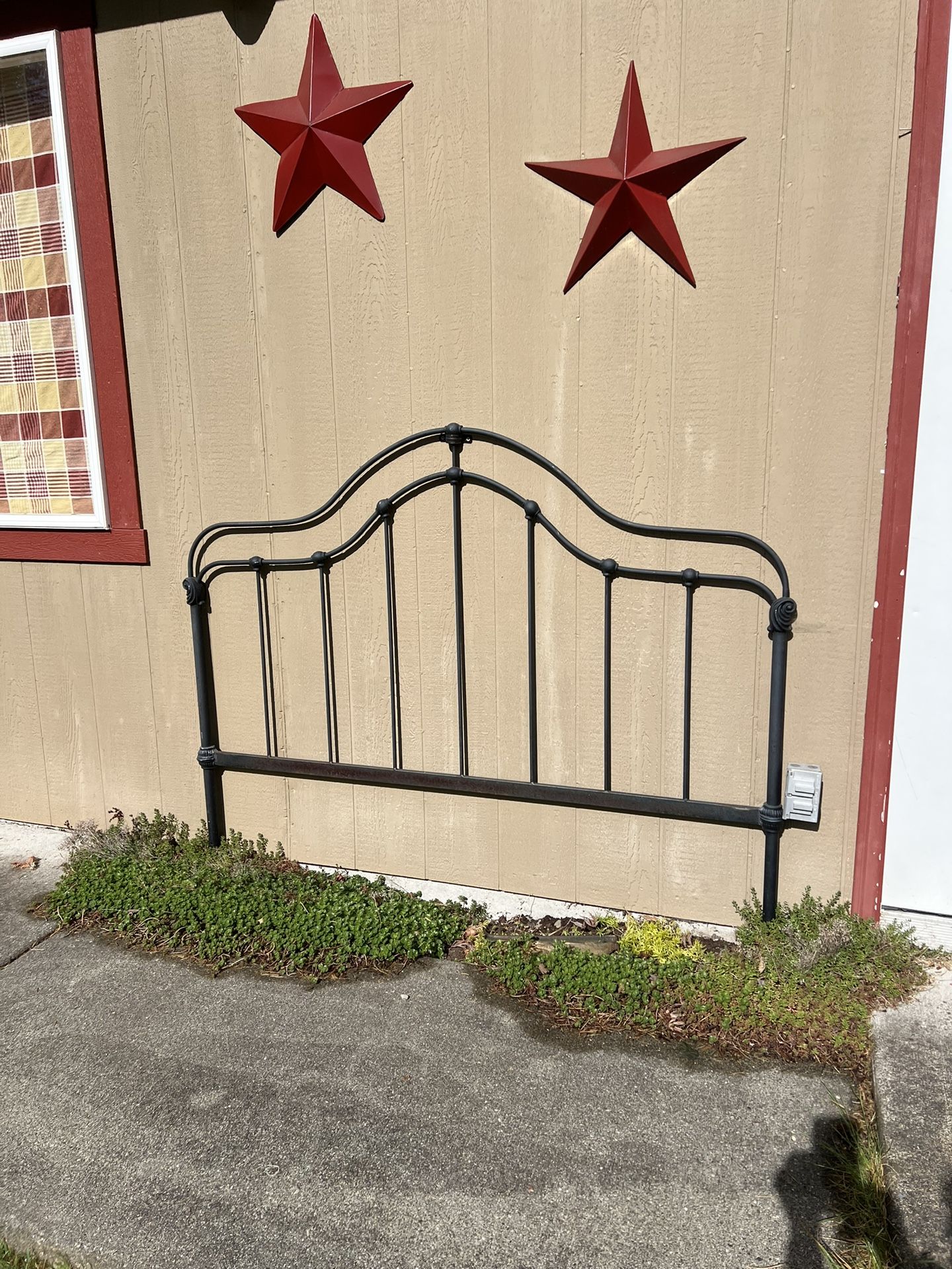 Black Metal Headboard For Garden