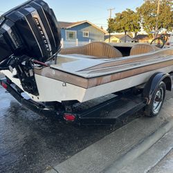 19’ Boat 175hp Black Max