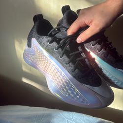 Anthony Edward’s SIZE 8 Men