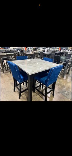 New Counter Height Set 