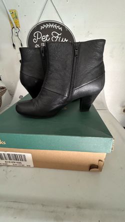 Clark’s Boots 8.5