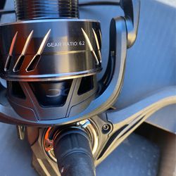Cadence Fishing CS5 Spinning Reel Pro 4000 for Sale in Avondale