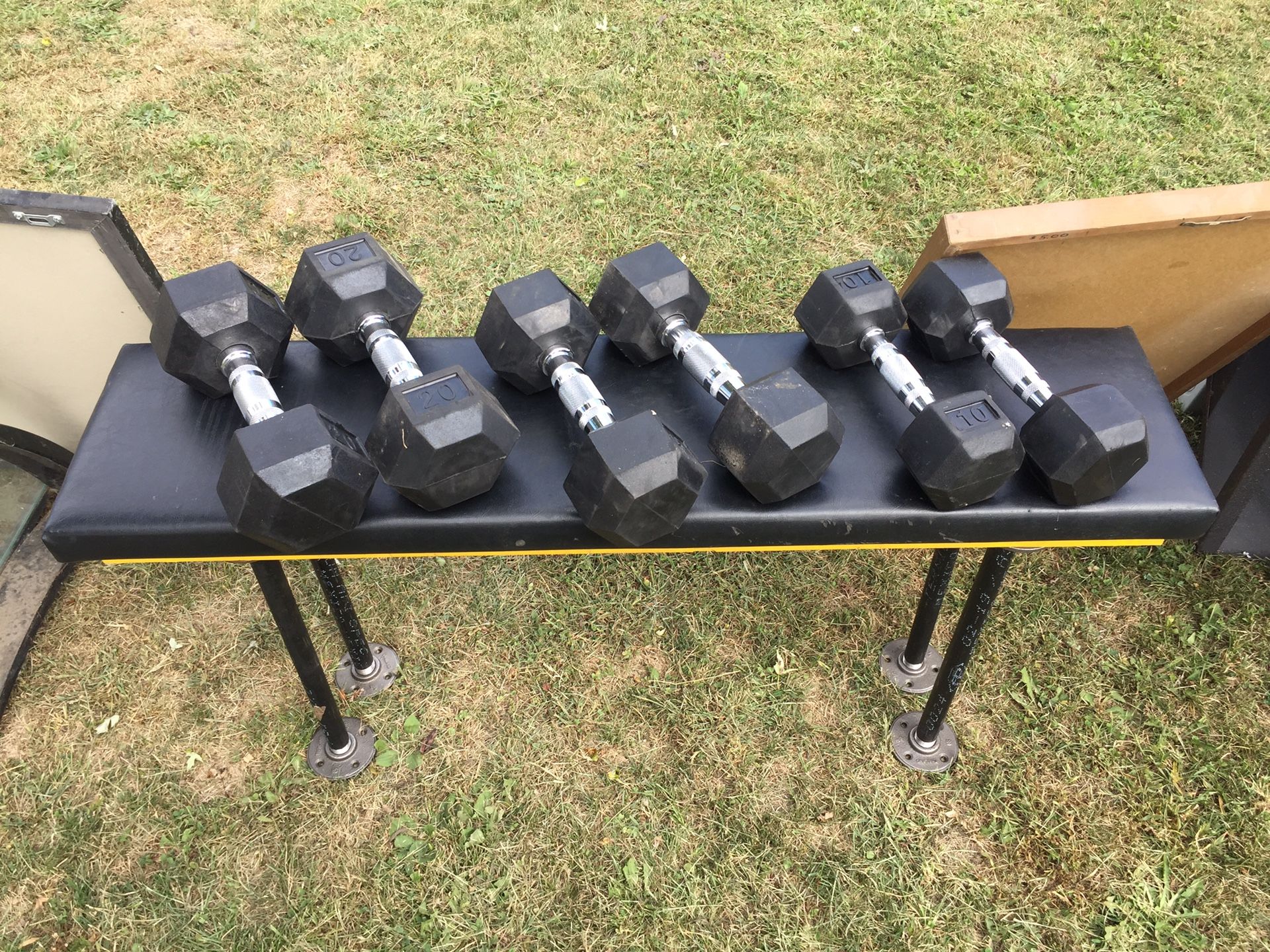 Dumbbell set with custom bench