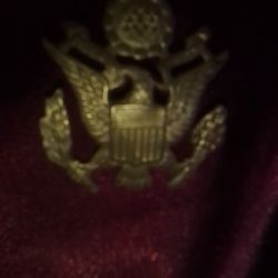 UNITED UNITED STATES ARMY  OFFICERS CAP BADGE
