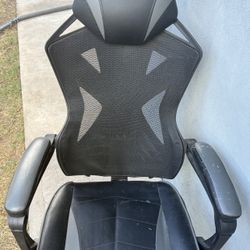Selling This Gaming Chair For $160