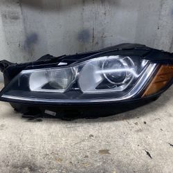 2016 2017 2018 2019 2020 Jaguar XF Left Driver Side Headlight OEM GX63-13W030-JF