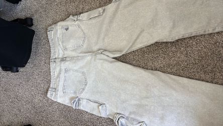 Light gray cargo jeans