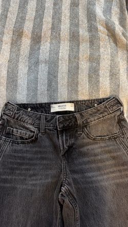 Hollister Low-Rise Baggy Jeans Size 24 Short