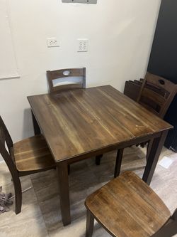 Dining Room set And Trays