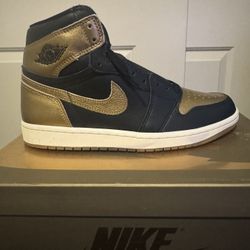 Air Jordan 1 Retro High Black Gold