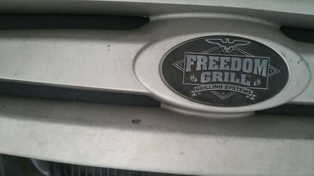 Freedom tailgate Grill BBQ
