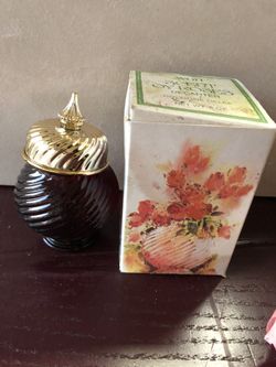Vnt Avon decanter cologne gelee