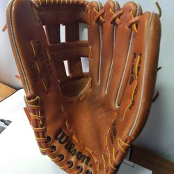 WILSON PRO STAFF A2054 BASEBALL / SOFTBALL GLOVE 13"