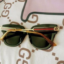  GUCCI Woman Sunglasses